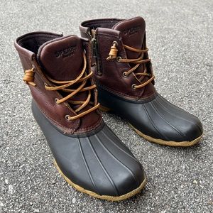 Women’s Sperry Saltwater Duck Boot Thinsulate Brown Leather & Navy size 7.5